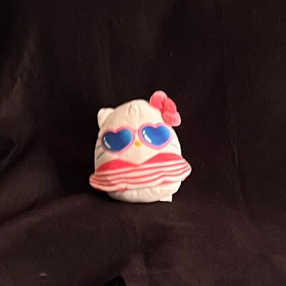 ‘Hello Kitty’ Beachy Squishmallow 8” - Picture 7 of 8